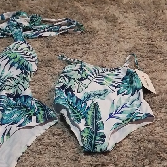 Mother & Daughter Matching Swimsuits - Picture 8 of 10